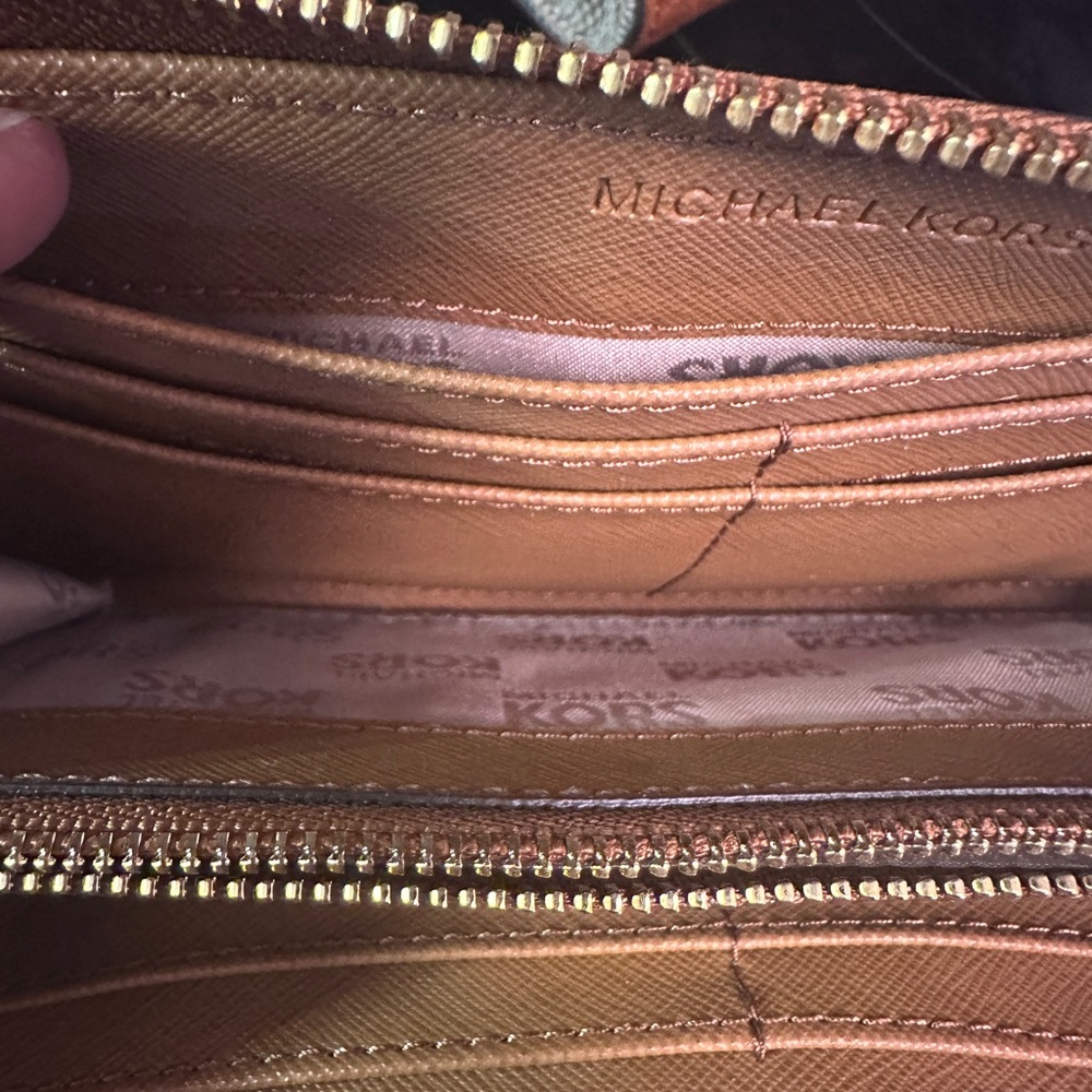 Michael Kors Bedford Large Three Quarter Zip Tan Croc-Embossed Leather Wallet - Picture 5 of 7